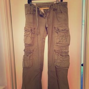 Jet lag cargo pants. Olive color